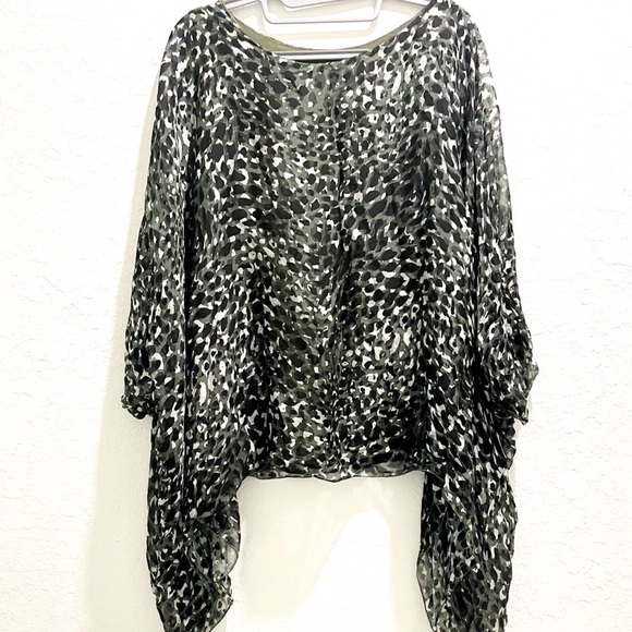 NEW Gigi Moda 100% Silk Blouse One Size - Picture 1 of 7